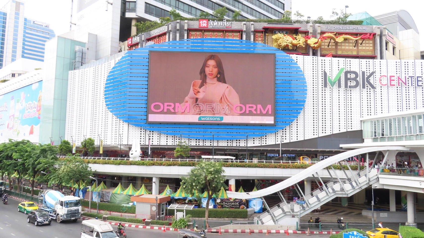 ฉ่ำๆ สะใจ ตามสัญญา😍 16 ม.ค. 68 - 31 ม.ค. 68 นี้แวะไปถ่ายรูปกับ #หลิงออม 📌ได้ที่ MBK นะค้าา 🔄ถ้าชอบกดรี 💜ถ้ารัก กด เฟบ ถ้าวัตสันทำถึง ทั้งรี ทั้งเฟบไปเลย #ด้อมเจ้าความรัก อย่าลืมแวะไปถ่ายรูปกันน้าา #รีวิววัตสัน #WatsonsTH #LingOrm #เพื่อนที่เหมือนคนรัก #LingOrmfriendsofwatsons