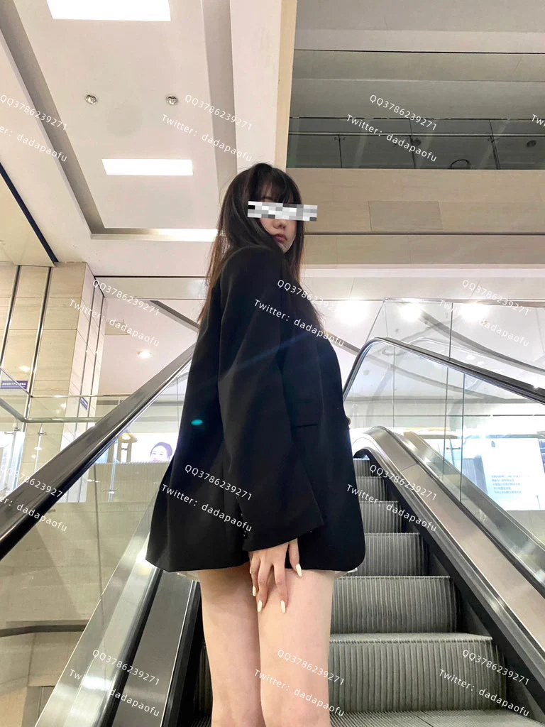 挑战不穿内裤出门 挑战成功✌ #漏出 #女S #四爱女攻 https://t.co/Jb27gDu7kf