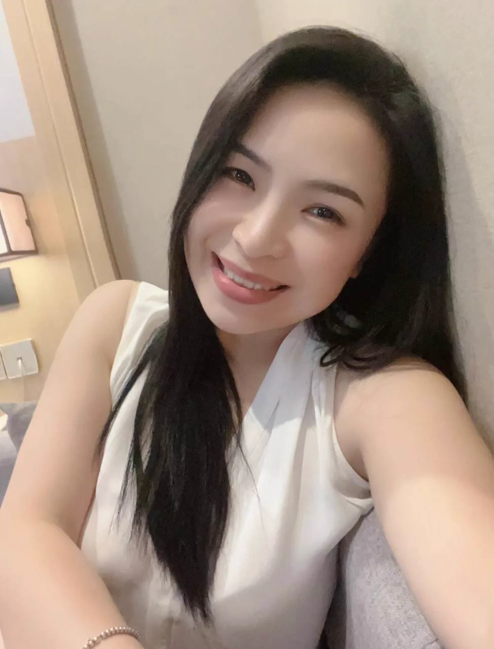 姨姨当然可以承认哦我晚上会偷偷自慰啦~你们敢承认看我照片打手枪吗？打过一次的点♥️打过三次以上的转推+留言哦姨姨选一个去见你年龄不限哦但是你要全部留给我哦~ https://t.co/lQwxBsYNT8