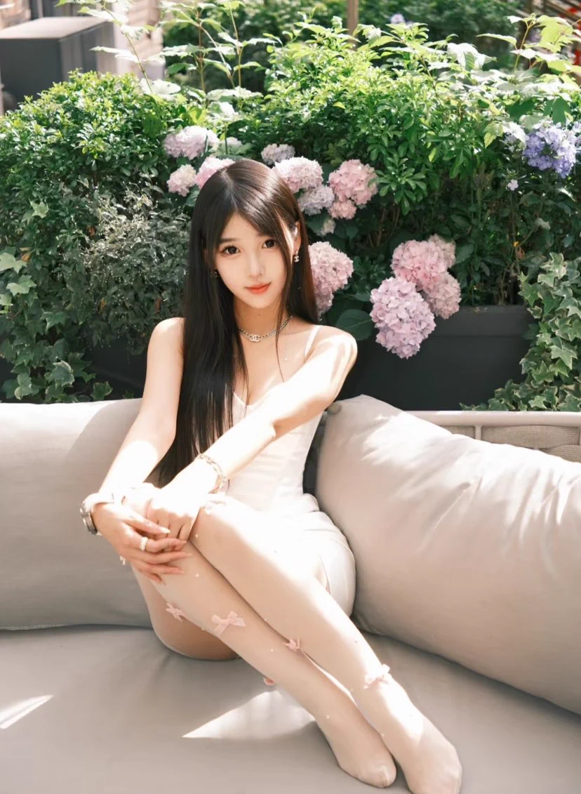 长得乖就行了 你管我乖不乖（谁说我不穿白丝的！#白丝 #丝袜 #美腿 #反差 #腿控 #女大学生 #战袍 #留学生 #骚货 #烧杯 #连裤袜 #包臀裙 #擦边 #jk #短裙 #腿玩年 #拍照 #约拍 #写真 #舞蹈生 #黑长直 #Boston 感谢转推～@007share @wqganenshi_ @tbzt2024@DDDDBBHHH @RR750918 @Ann66688 https://t.co/750xR6geau