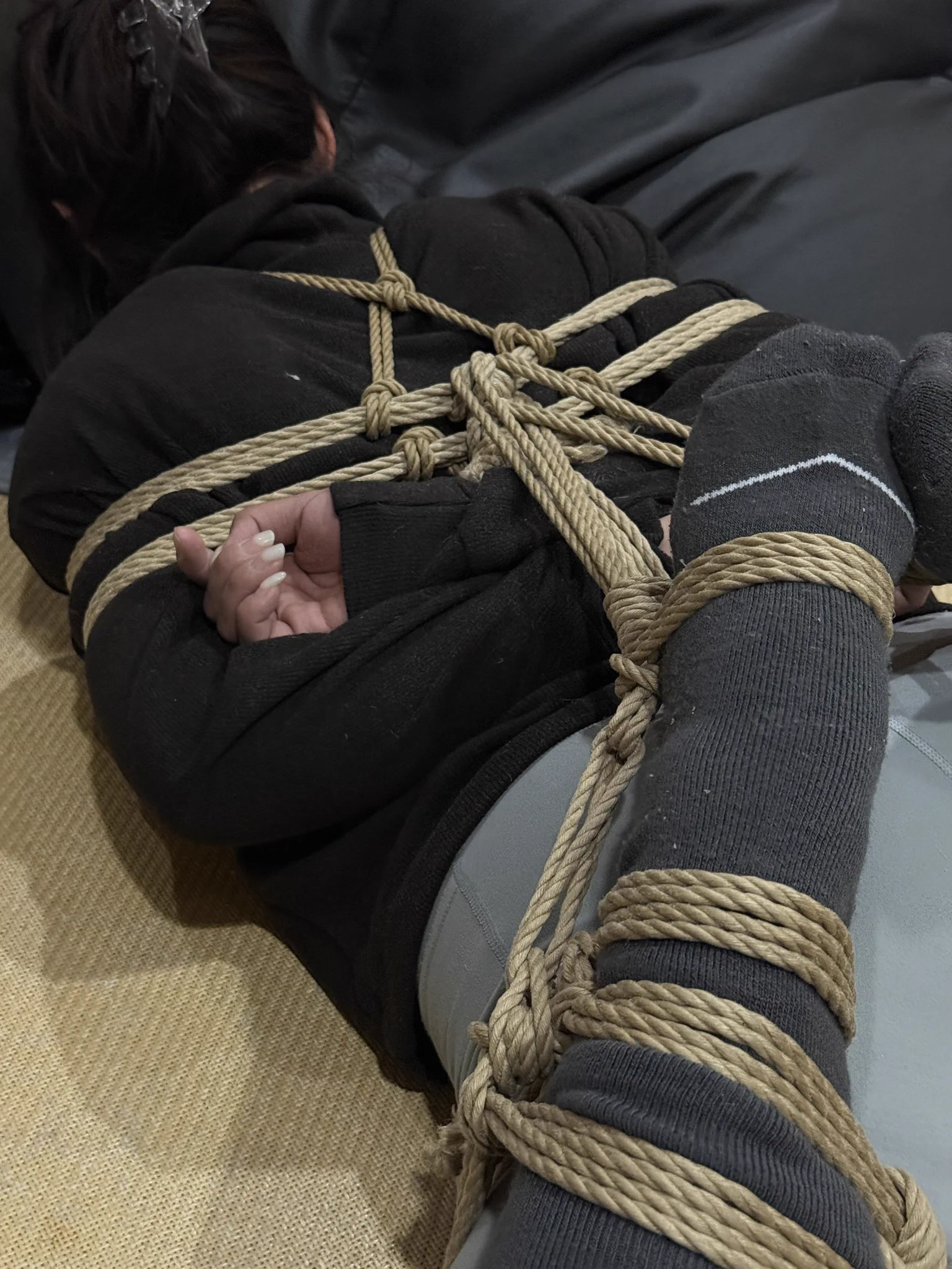 谁懂 捆出一个紧的TK需要我使多大劲 捆完之后狂炫吃的😭😭还说我可以使劲捆，我那力气不会把人捆痛的使劲捆大胆捆我在用力了啊啊啊啊啊！！ https://t.co/Q9X6IKfjQ6