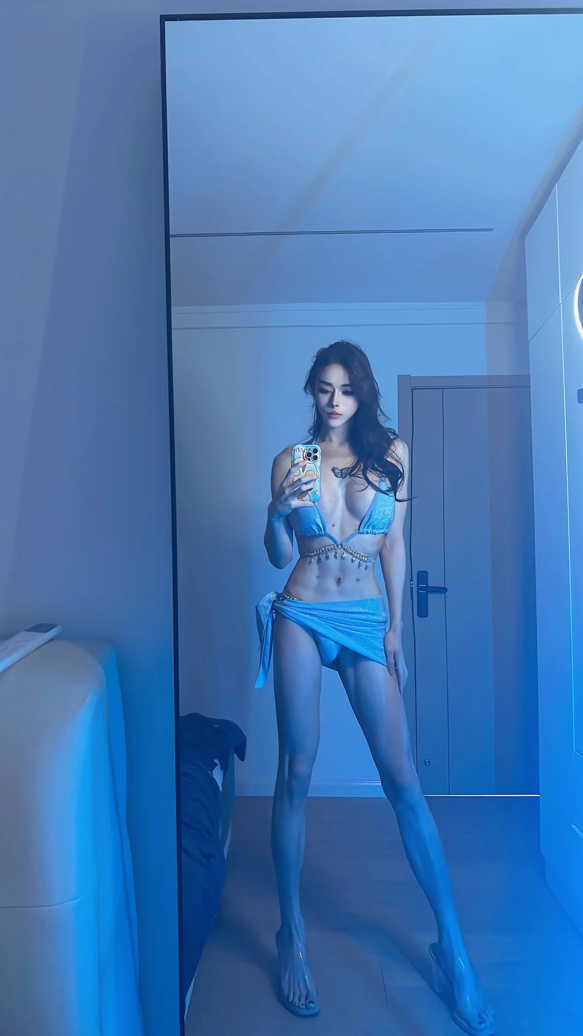 Now who’s the super model?#上海ts https://t.co/EcLS2kiqbU