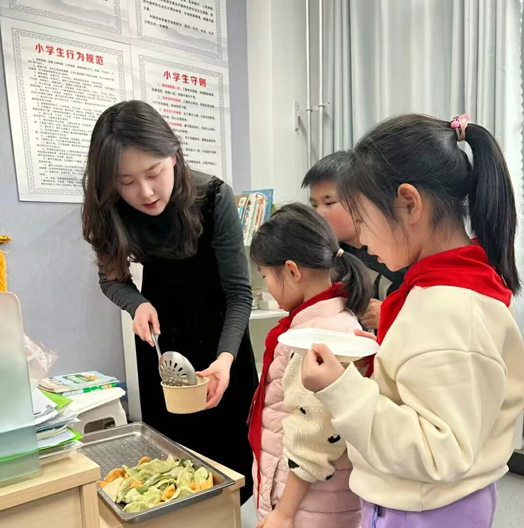谁想舔我的逼，私信报名 #文爱 #自慰 #可约 https://t.co/R1bIuZaYIg