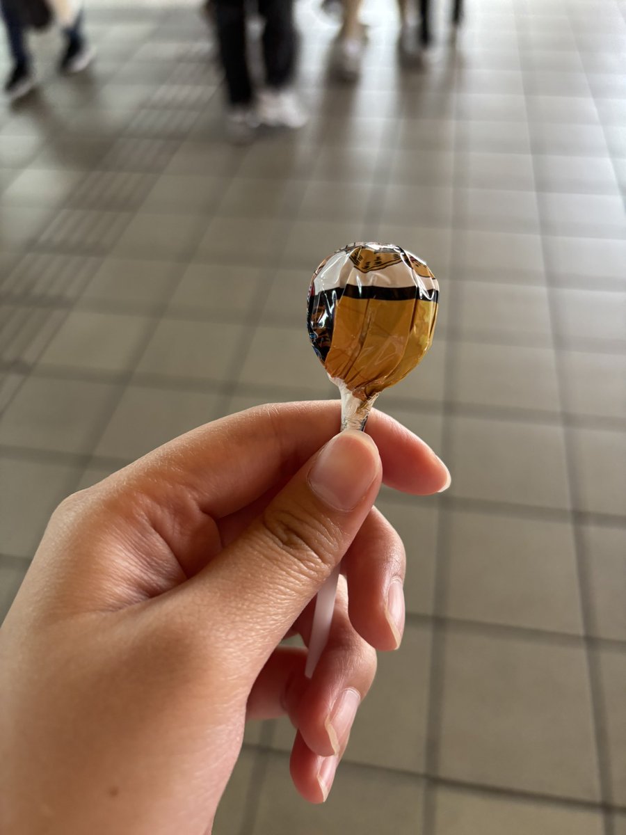 哦耶耶耶
今天收到一根棒棒糖！
儘管是付費約會
但一個小小的心意也能增加甜蜜感（超級吃儀式感這套
從小細節裡面就能感覺到對方的重視
我真的很好哄ㄟ哈哈哈哈 https://t.co/o2O9Fq3bqJ