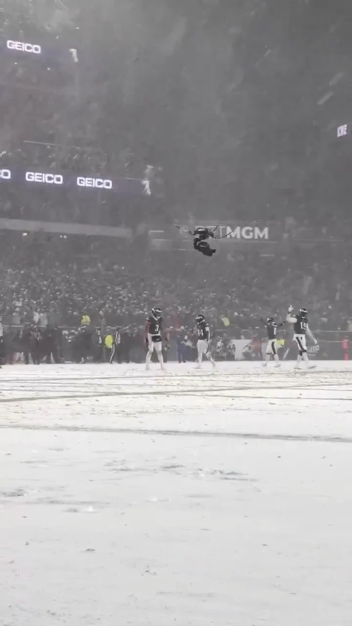 The @Eagles love themselves some ❄️📺: #LARvsPHI on NBC📱: Stream on @NFLPlus + Peacock https://t.co/UfIphCDDpO