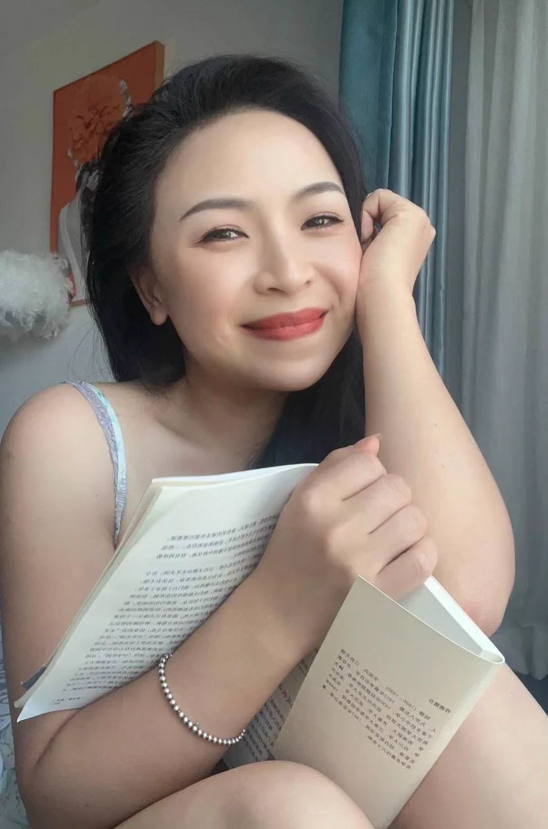 谁能懂有一个阿姨炮友的好并不用你花钱什么都懂~身材不比小妹妹差花样会的还格外多有过一次就会想两次三四五六次🤭会让你上瘾的存在~觉得姨姨说的对的 #点赞评论让姨姨看一下 https://t.co/xxYysXFtKq