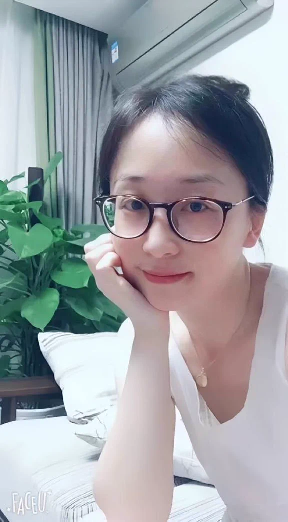青丝老师课堂如何理解外表清纯内在淫荡？请看青丝老师的亲自示范 https://t.co/uvhasMvXiC