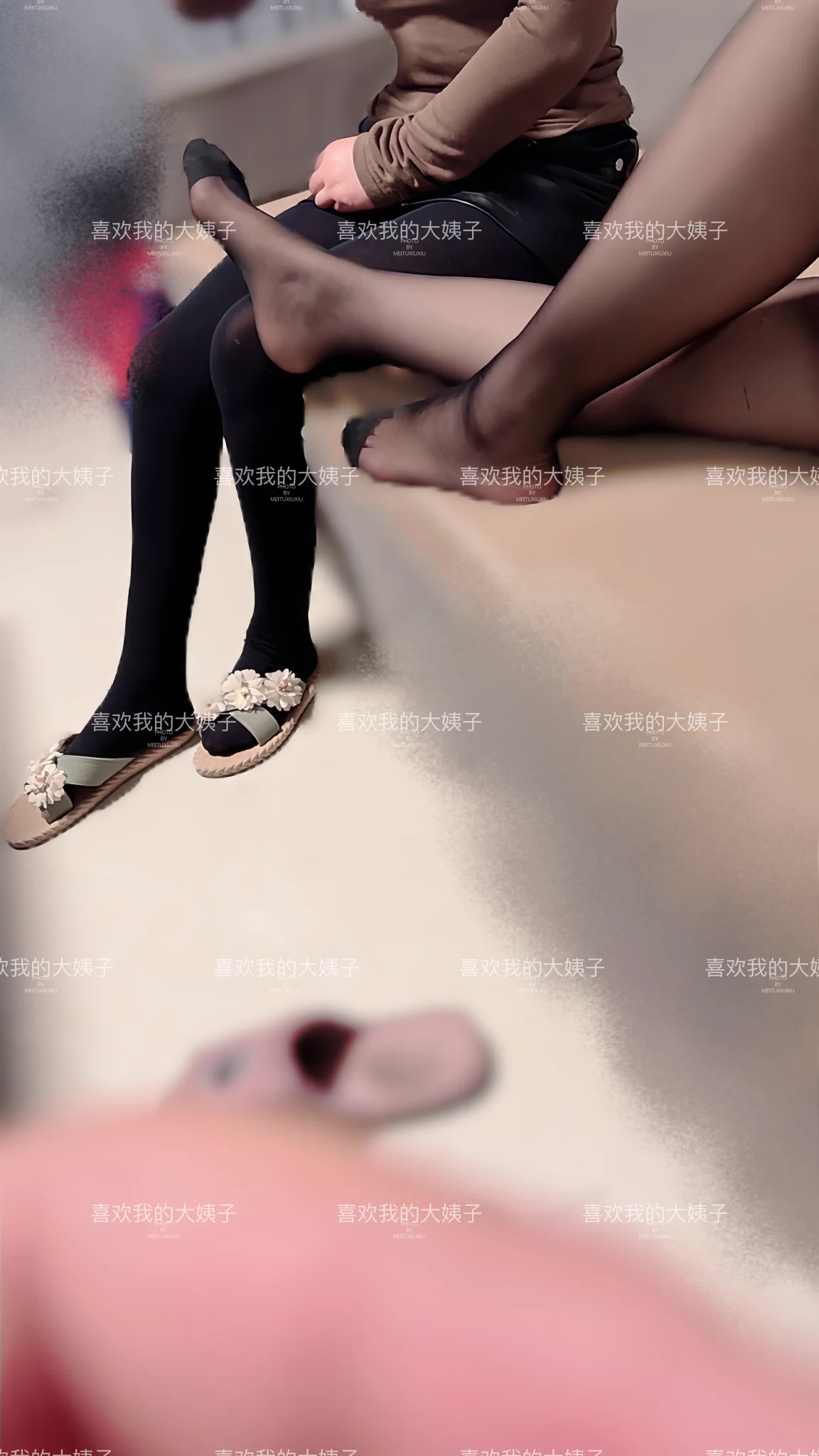 刚下班回家，老婆已经回来了我还没吃饭，老婆说冰箱里有从胖东来给你带的好吃的，什么自营的面包还给你买了茶叶，还抢了酱油，总之人好多，我看姐妹俩也在聊超市的事情，大姐还说怎么不去洛阳玩一天(我心里也是那么想的😂)还能在搂着大姐睡一晚上 https://t.co/S6Lwx7mLe7
