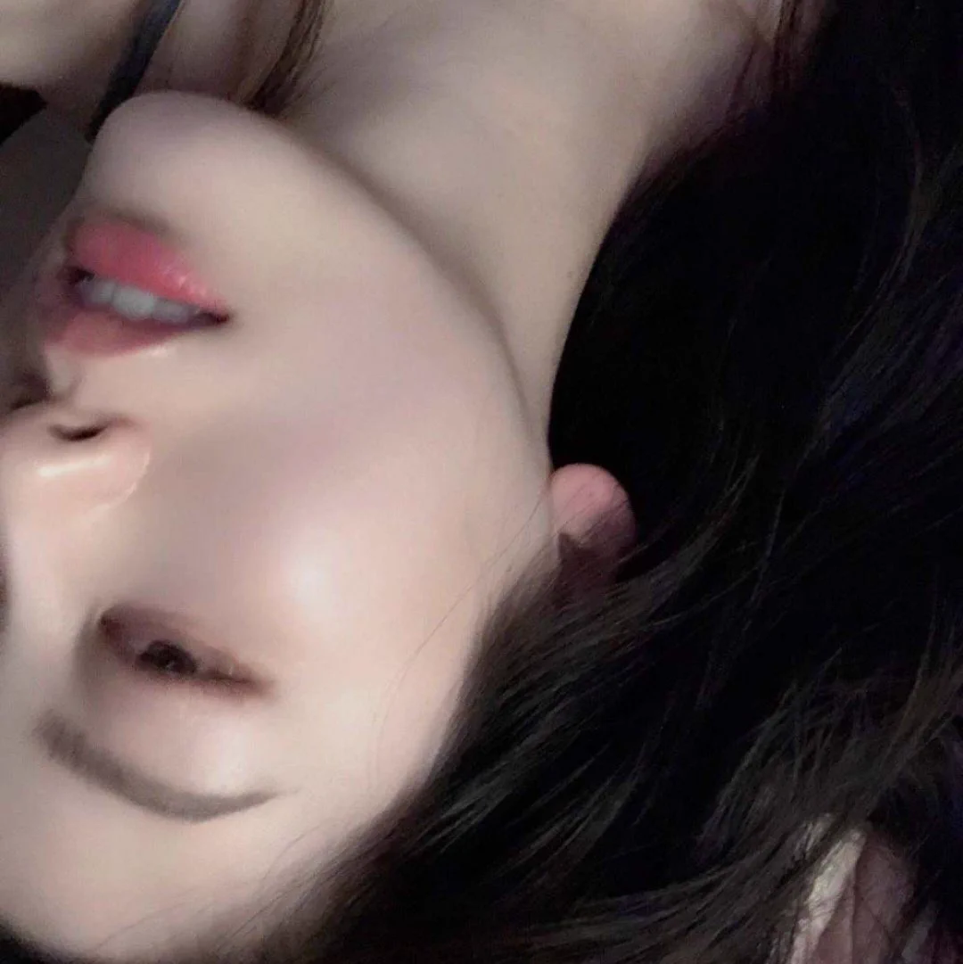 作为已婚人妻，偷偷漏个脸，想体验一下颜射#广州 #母狗 https://t.co/xfkTH4KClK