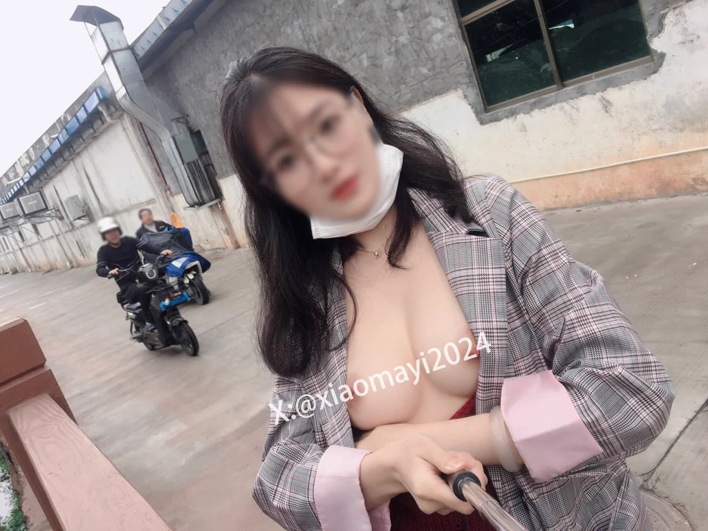 拍完看照片才知道大爷眼睛一直盯着我屏幕，估计大爷晚上睡不着了@luchu888 https://t.co/N2sGrs02Sv
