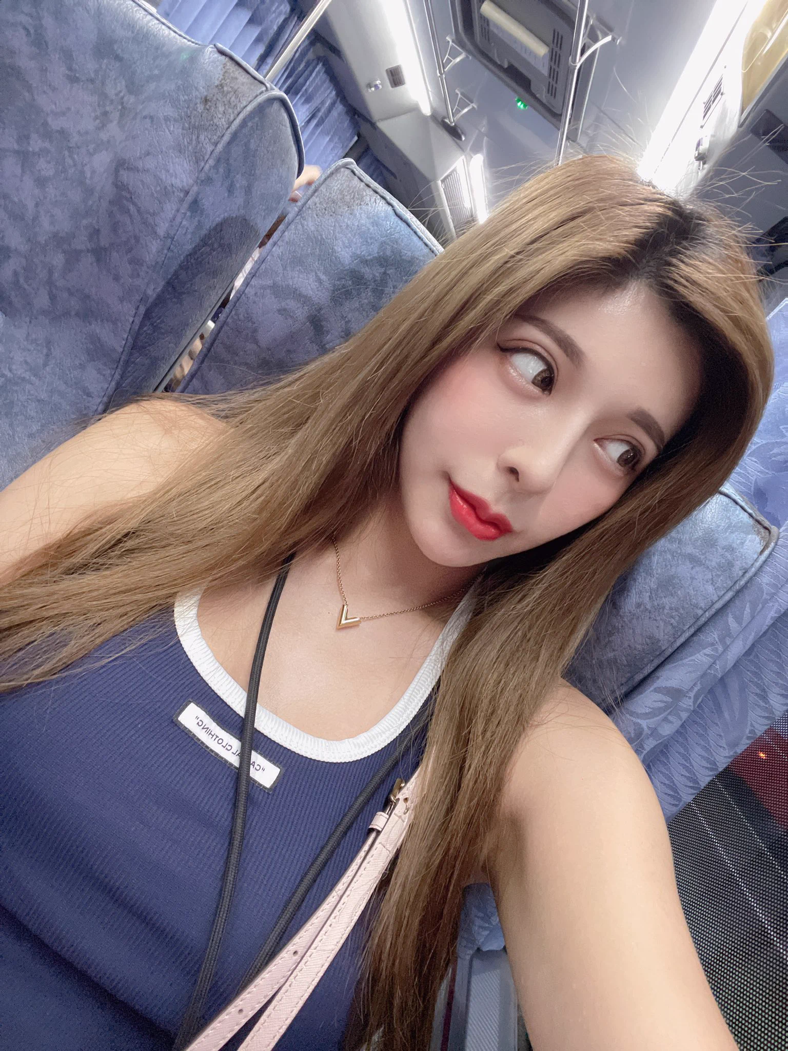 为什么你约不到姐姐线下，因为姐姐优先选择纸飞机上的小哥哥呀🫢约线下 可约线下1V1💕加微信,原味内内丝袜 目前没有门槛约线下💕 https://t.co/tzVrTRY8V3 https://t.co/YRnm5485op