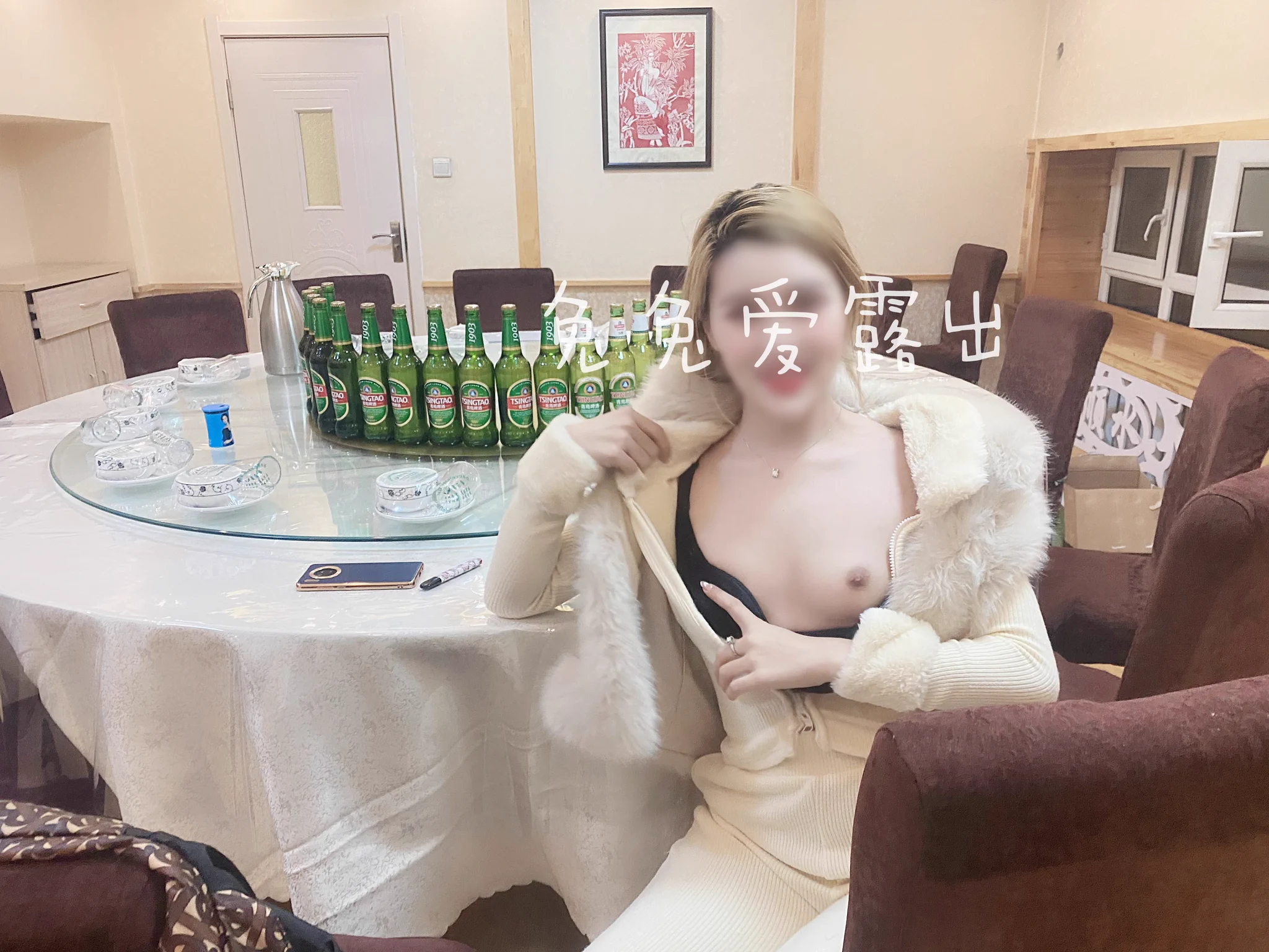 过年这几天涨了好几斤，光喝酒了，喝完酒还耍酒疯，这谁受得了啊，喝完酒了喜欢脱衣服可怎么办 https://t.co/5DeuDooni3
