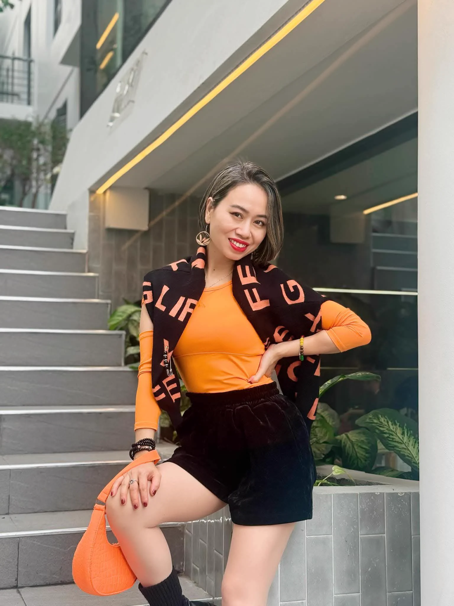 越南河内41岁风采依旧的秋水姐 https://t.co/AL4YIjHvB4