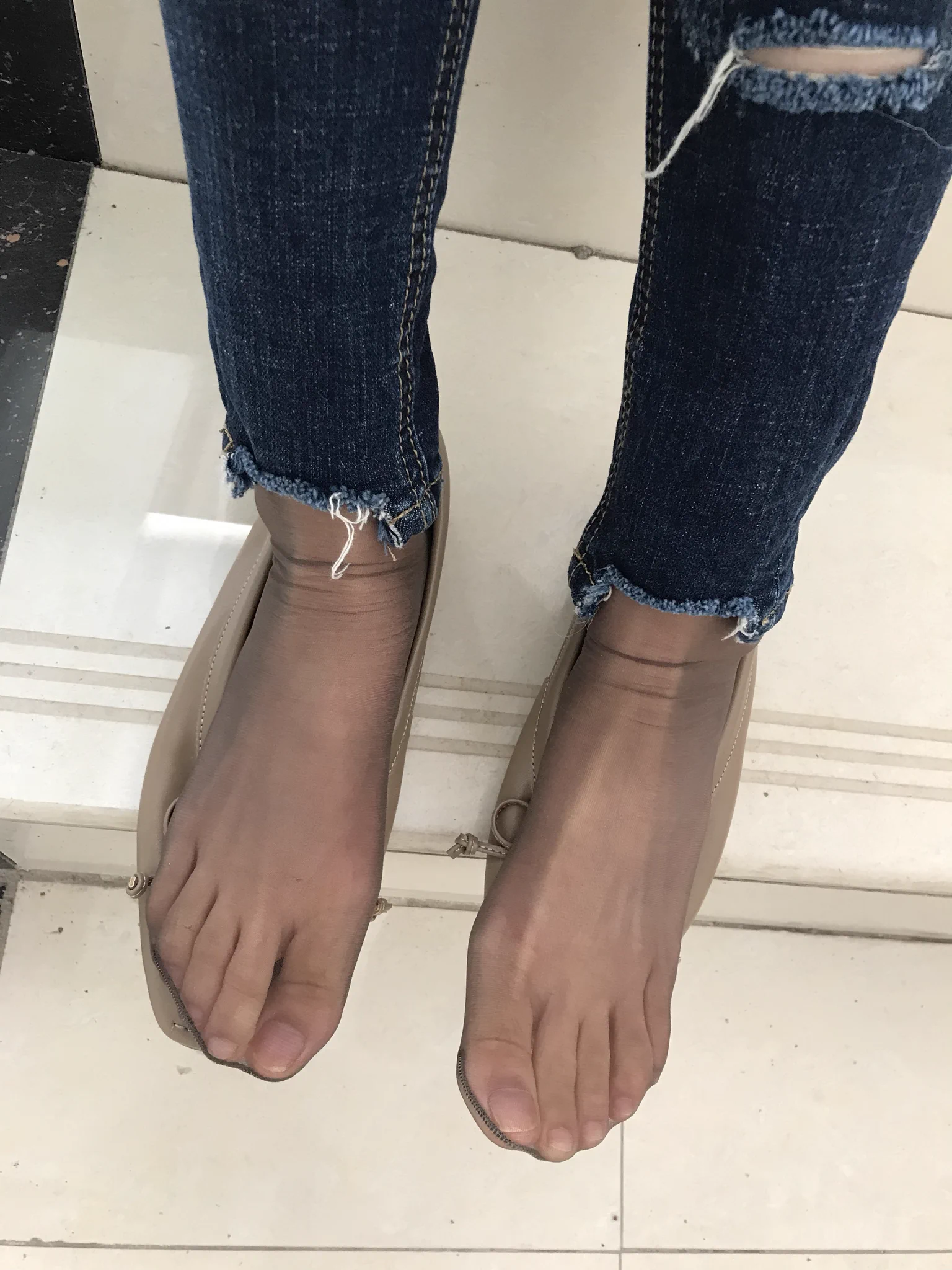聪明的人早就开始预定起来了😁原汁原味的🧦你闻着绝对想包着射😛#原味丝袜 https://t.co/RqChwq8Xs7