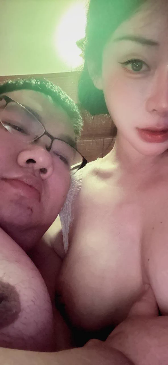 长相猥琐的男人只有肆无忌惮的吸着我的奶的时候我才不会讨厌.... https://t.co/Ta84zIDAcE