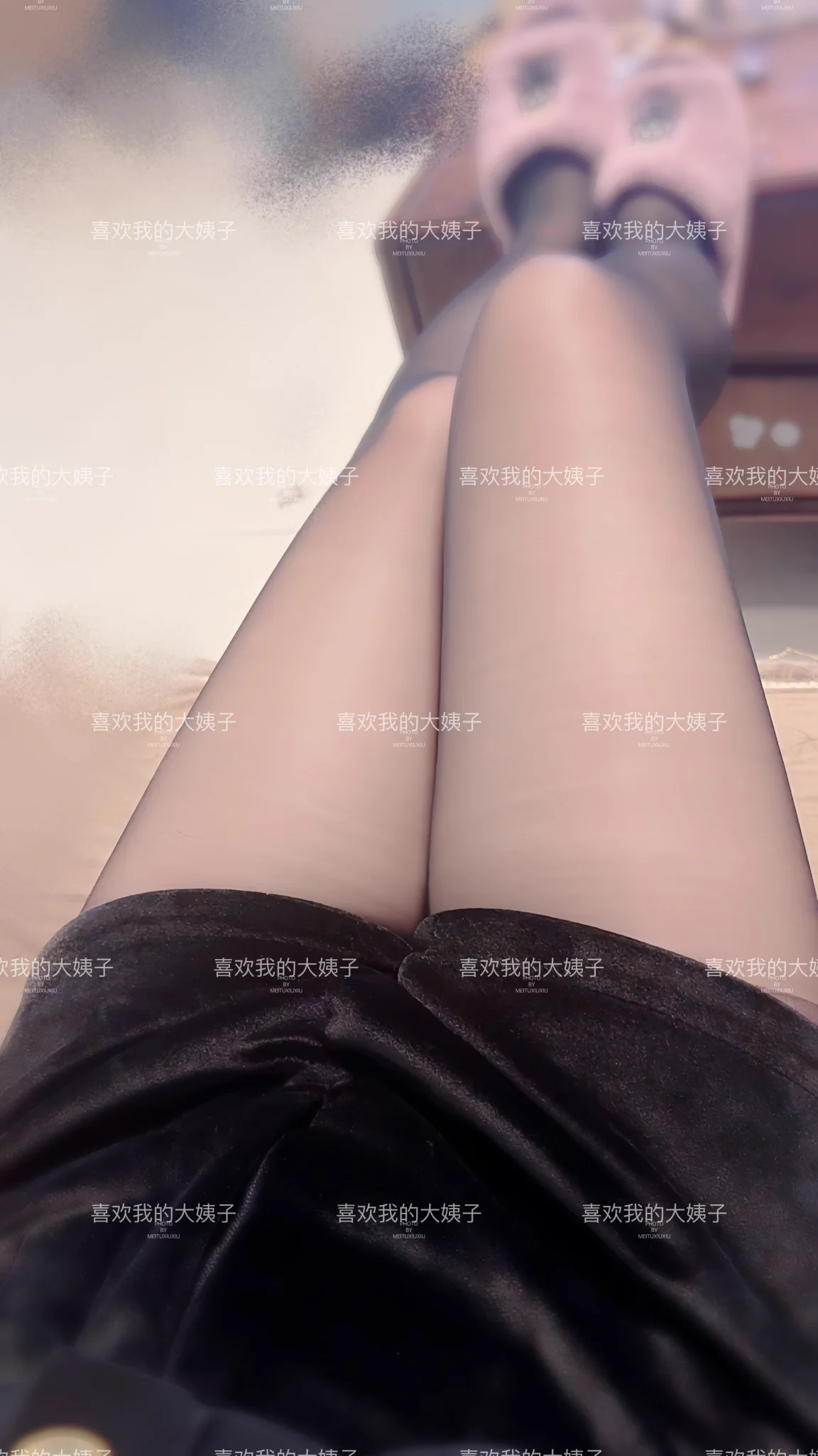 刚刚又把大姐的丝袜腿摸了个遍丝滑的触感，下午去我爸妈那里了，刚到家，看到大姐在带孩子看电视呢，老婆去超市买菜了，我刚问大姐，你什么时候让毛娇给你舔下面，毛娇能舔吗？大姐看了我一眼说你别问，我问大姐，你今天穿的什么颜色内裤，大姐说你扒开自己看我看了，白色的，白色的内裤 https://t.co/NSA5dRZgHx