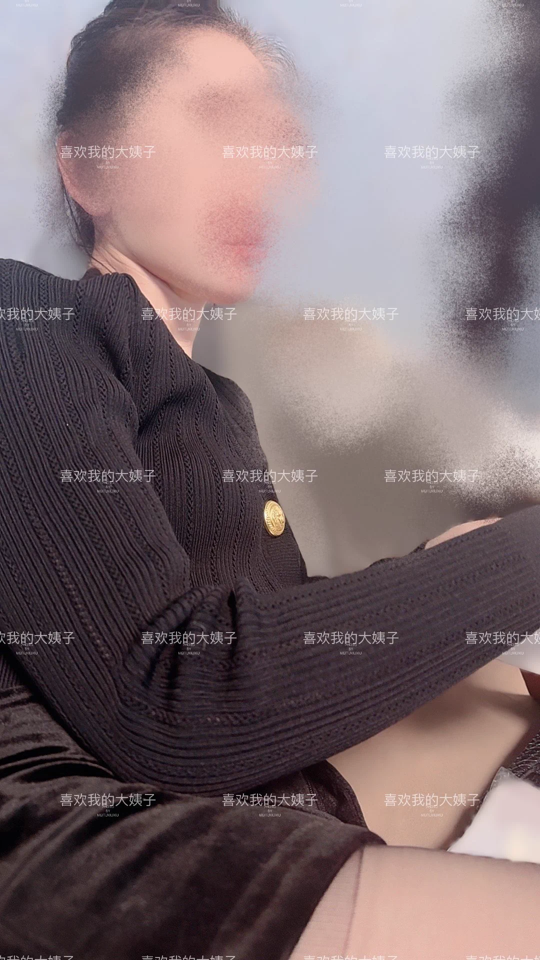 刚刚又把大姐的丝袜腿摸了个遍丝滑的触感，下午去我爸妈那里了，刚到家，看到大姐在带孩子看电视呢，老婆去超市买菜了，我刚问大姐，你什么时候让毛娇给你舔下面，毛娇能舔吗？大姐看了我一眼说你别问，我问大姐，你今天穿的什么颜色内裤，大姐说你扒开自己看我看了，白色的，白色的内裤 https://t.co/NSA5dRZgHx
