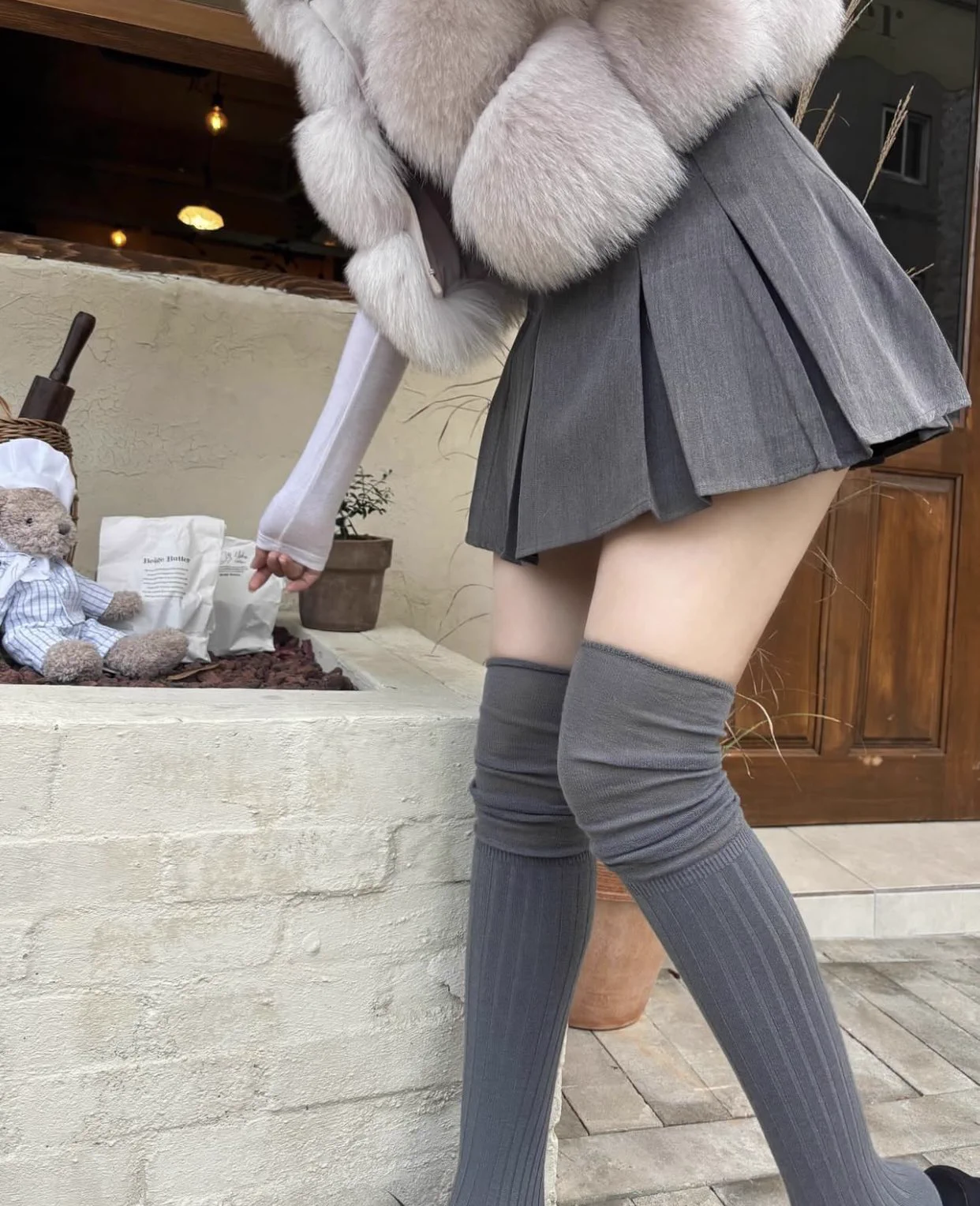 今天有人问我 短裙穿不穿内裤当然不穿了啊 为什么要穿 倒不是因为骚因为 自在舒服哈哈哈哈哈#母狗 https://t.co/WjZY1ucMZx