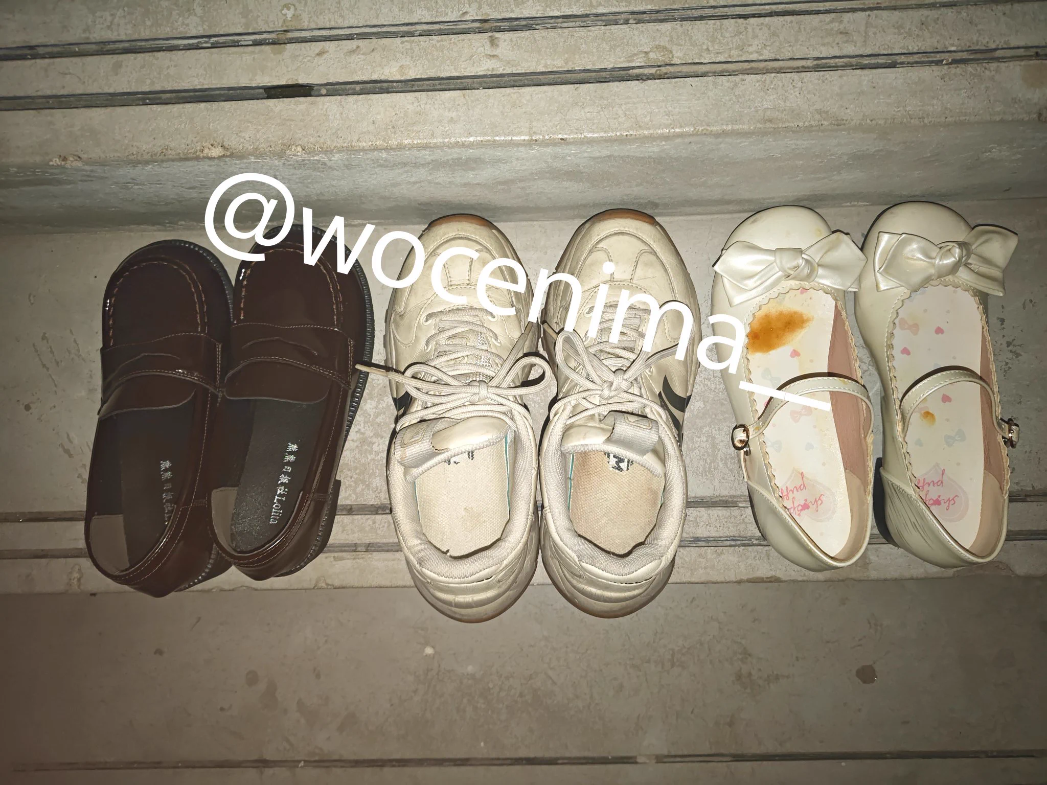 99年的姐姐和刚上大学的妹妹 姐妹花的鞋已成为我的精盆 里面都是我的痕迹 更多细节加tg群可见 #扫楼 #打胶 #扫楼打胶 #玩鞋 https://t.co/8SDbDktj69