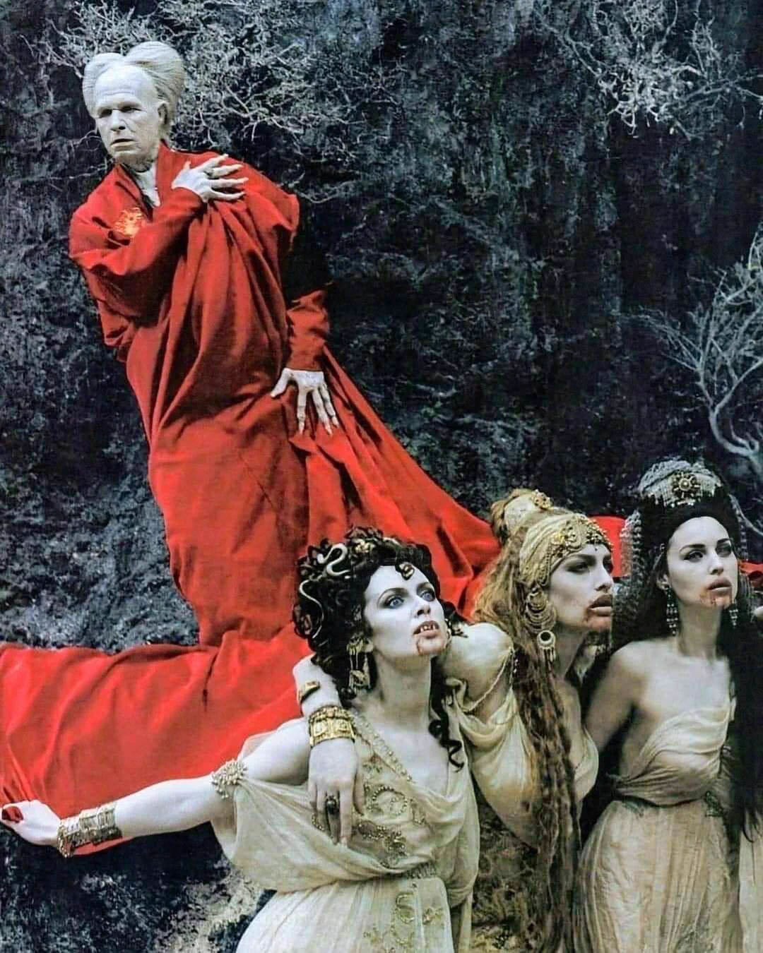 Promotional Shot for Bram Stoker's Dracula (1992) https://t.co/HElIYyQNN7