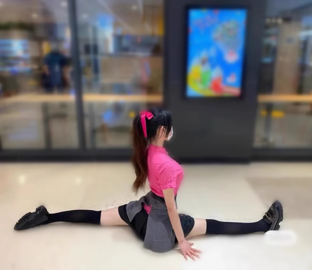 沒穿內褲出門 塞小怪獸🥵劈叉一直癢.....第一次好刺激！！ https://t.co/NUBOBWKpMk