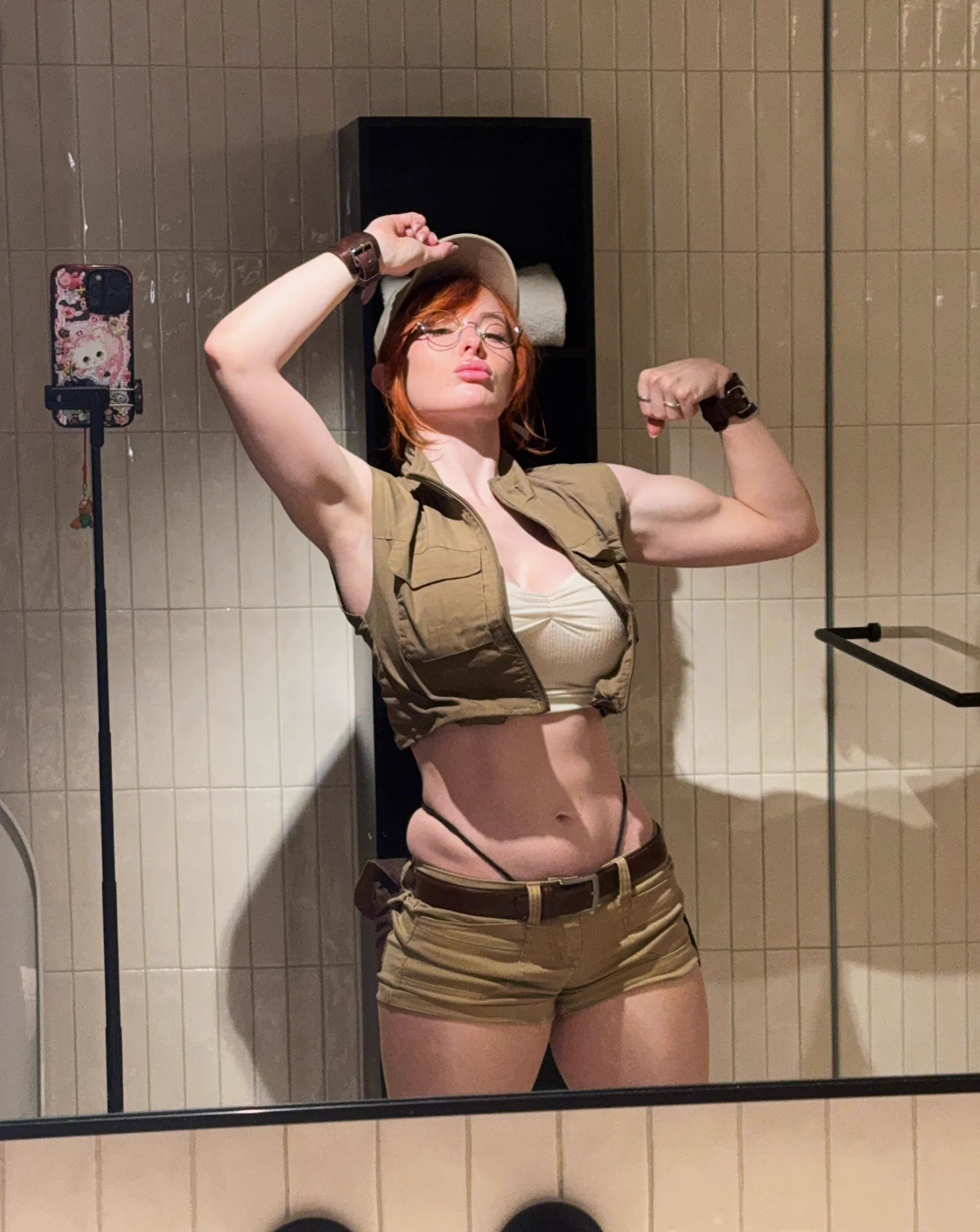 get behind me kitten https://t.co/IlQLFFuF5F