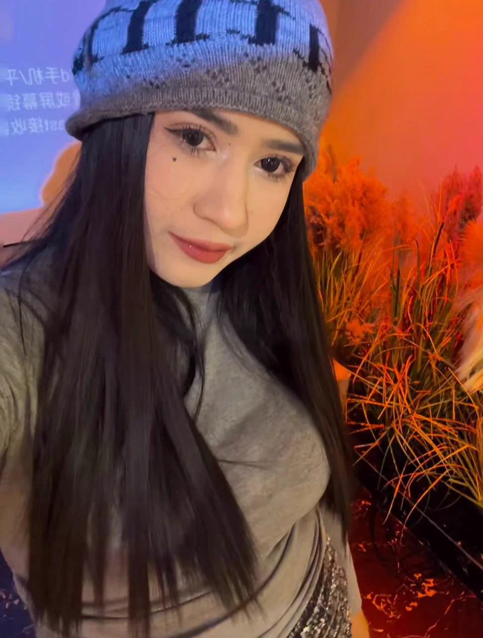 新春佳节到，向你问个好；身体倍健康，心情特别好；好运天天交，口味顿顿妙；家里出黄金，墙上长钞票。 https://t.co/VIyCzWfjKm