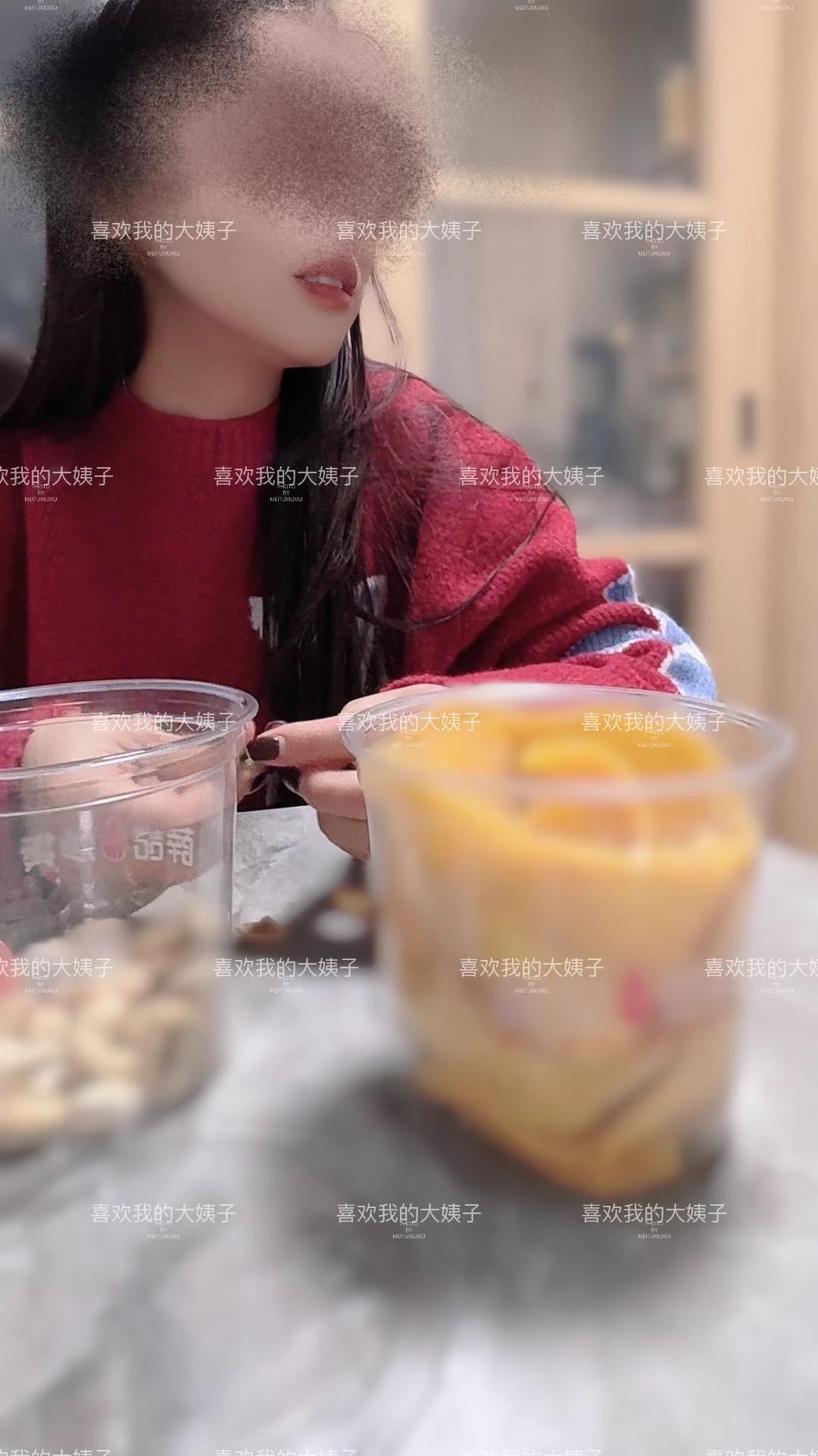 明天就是年了，一家人坐着聊天呢已经和我爸妈说好了，明天爸妈过来，今年在家里过年，大姐不孤单了 https://t.co/xEioh9AcpK