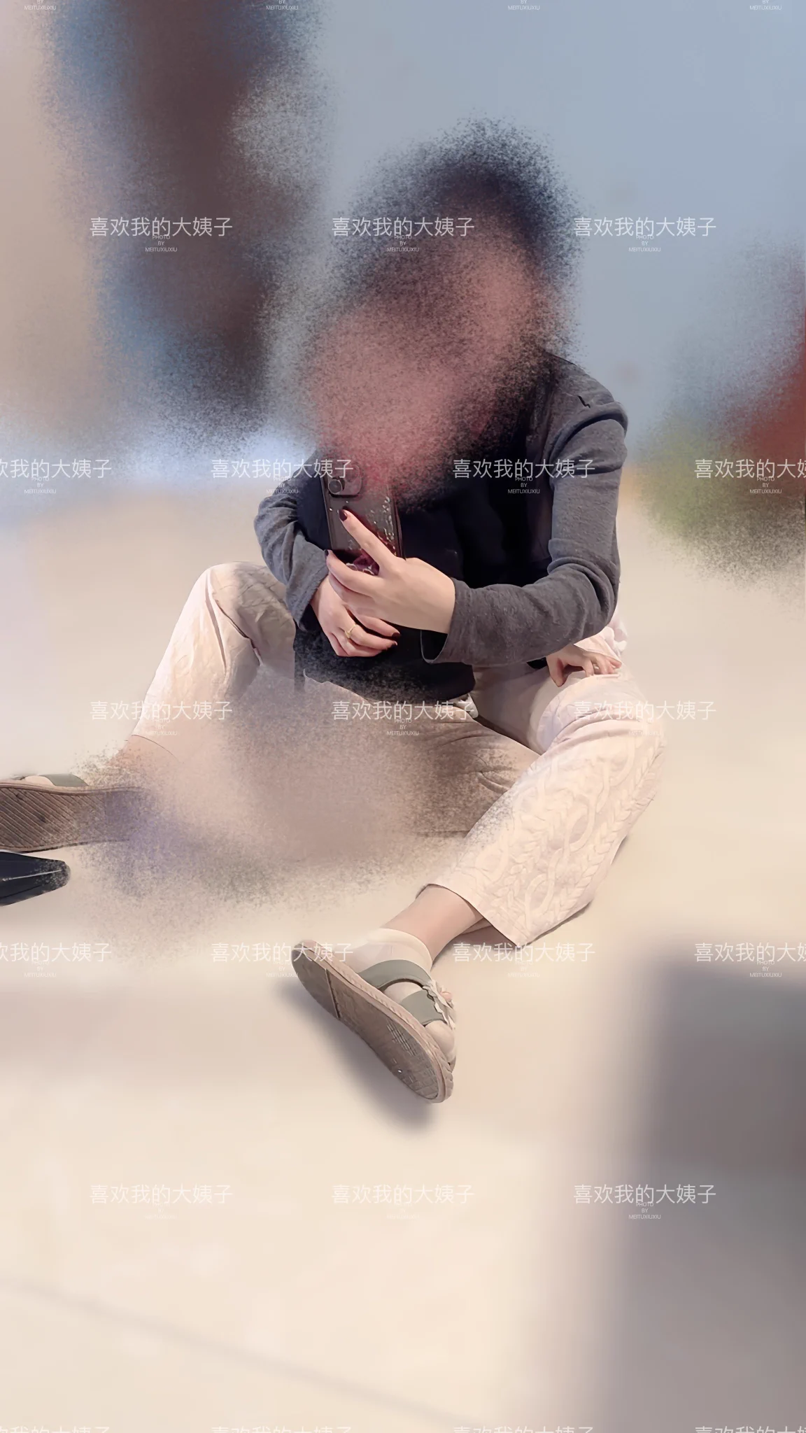 我爸妈还没来，等会才来今天没出门，我和老婆在家里玩呢大姐刚回家，去买坚果去了，然后开始准备晚饭了，晚上都喝点😁马上就到新年了，我也不会说话，不知道祝福你们什么，就祝福所有兄弟，2025年都能操到自己想操的人吧，要操的贴合实际，你们不能想操杨幂，我也想😂嘿嘿 https://t.co/AUCM3xhx4J