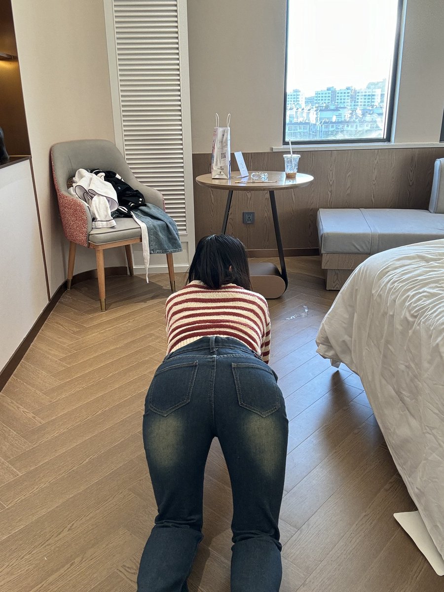 过年前过门槛的，在过年当天有大礼包送！
女大学生酒店反差实录(639)
@Fengsiyuan 
@tbzt2024
@wqganenshi_ https://t.co/SD0fJKph2I