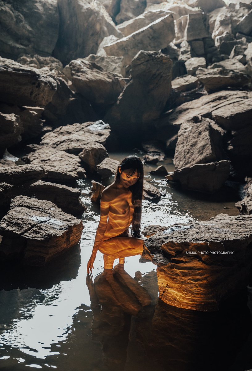 睡醒晨勃了没当回事 结果供电局打电话来说有人举报我家私立电线杆 @Fengsiyuan https://t.co/L3ZHkaPfNi