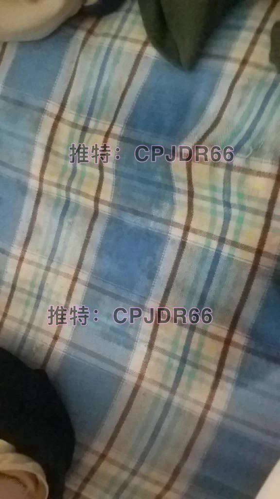 妹子玩到潮喷了2次爽到腿一直在抖 站不住了裤子直接湿透 https://t.co/E6N88Jvs7y