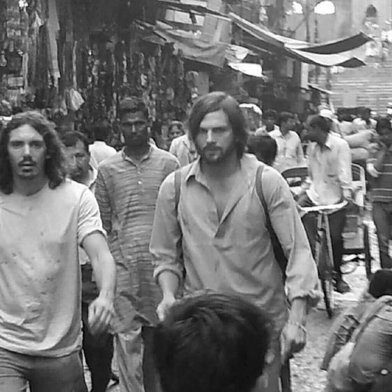 1974年，乔布斯去印度寻找人生目标🧘‍♂️7个月后回国创立了苹果公司，最终将其打造成了市值超过1万亿美元的科技巨头！他究竟在印度学到了什么？之后又是怎么做的？一起来看看Steve Jobs的故事🧵 https://t.co/tFSYfMoDuq