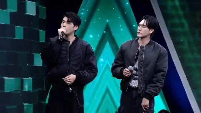 เพลง ข้างกัน (City) - สกาย วงศ์รวี &amp; นานิ หิรัญกฤษฎิ์ Feat. นักร้องหลังกำแพง#TheWallSong#ร้องข้ามกำแพง#Workpoint23#skywongravee #hirunkit_#สกายนานิ #skynani#ร้องข้ามกําแพงxสกายนานิ#อิมินาสกายนานิ https://t.co/o1zhtbq6YE