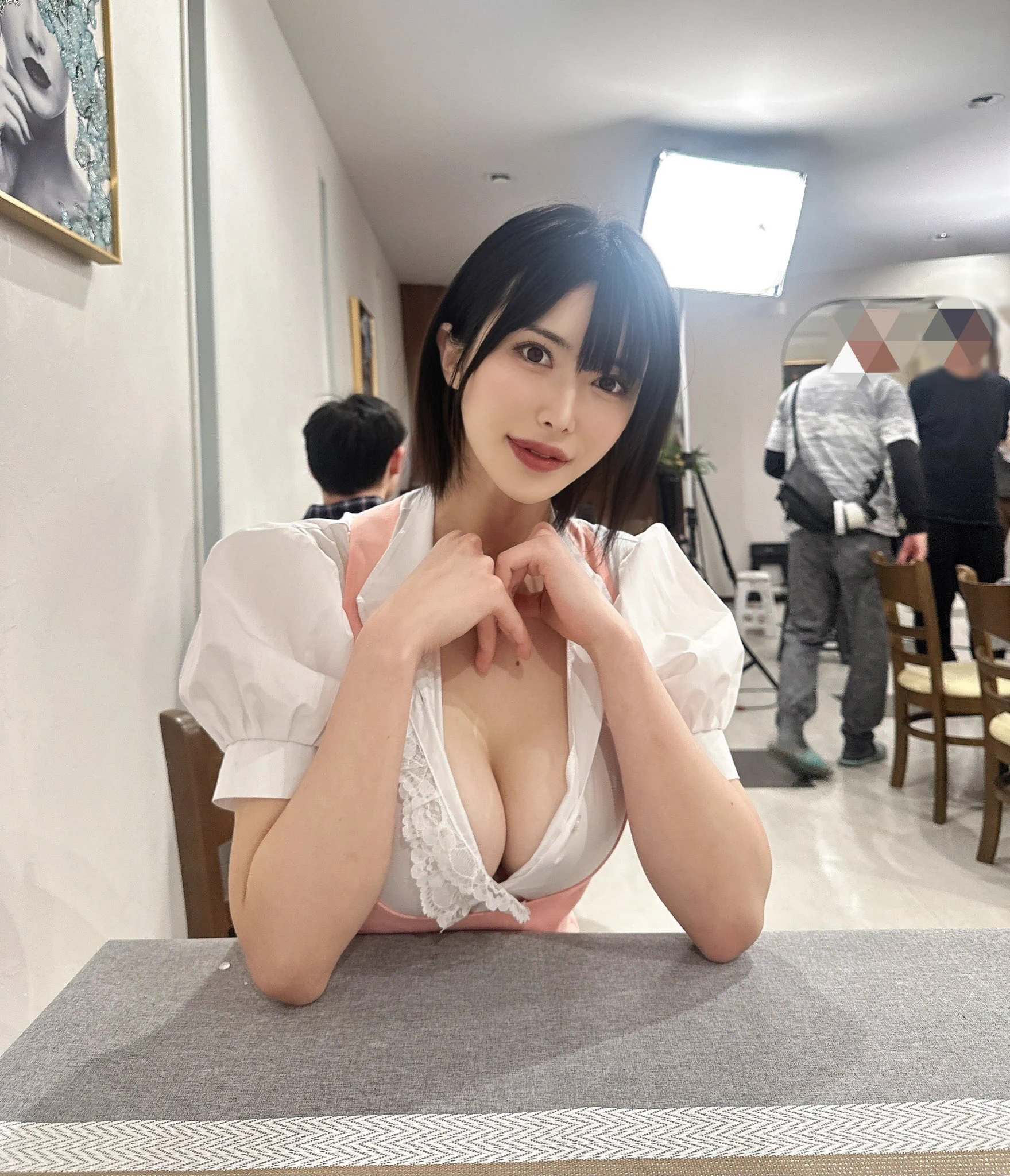 撮影現場の裏側で🫣 https://t.co/QHFzDo3128