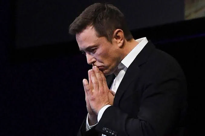 Alexandr Wang 或许将成为下一个 Elon Musk。 19 岁时，他创立了 Scale AI，帮助各个领域构建AI模型的公司标注AI底层数据。成为了世界上最年轻的白手起家的亿万富翁（73 亿美元）。 现在，OpenAI 和微软都依赖于他的服务。 以下是一名青少年如何彻底改变人工智能并建立价值十亿美元的帝国： 🧵 https://t.co/DPrI3U91YG