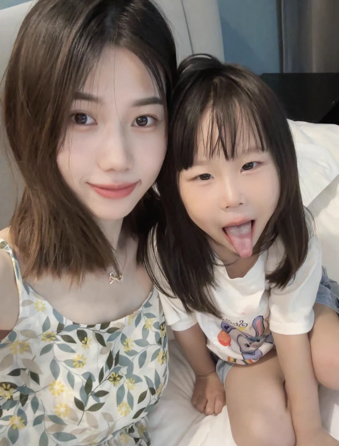 凡是给麻麻这条点赞的，全部送私密照，私信自取😁 https://t.co/tYaduhnUZU