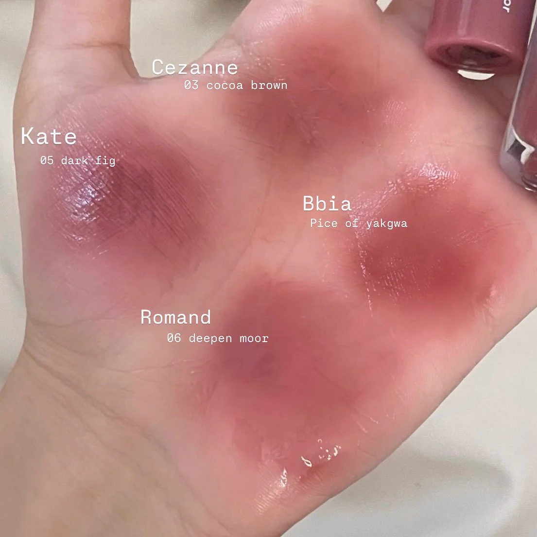 แปะโพยเมคอัพ: ลิปโทนน้ำตาลตุ่นๆตามpantone2025 สีใช้ง่ายไม่น้ำตาลจนหน้าหมอง เน้นติดทน ลิปกลอส ราคาน่ารักก🤎🪄 https://t.co/6LxXESKYlF