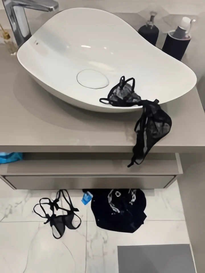 假期还没过完就被老板拉着出差，知道他醉翁之意不在酒，车上就动手动脚，到地方后先带我去开房…前戏一小时，过程两分钟，我都要欲火焚身了他却迟迟硬不起来…真想把房间号发出来让附近有能力的大叔帮我灭火了，我的要求真不高，坚持十分钟即可～ https://t.co/cKQfEOiMXK
