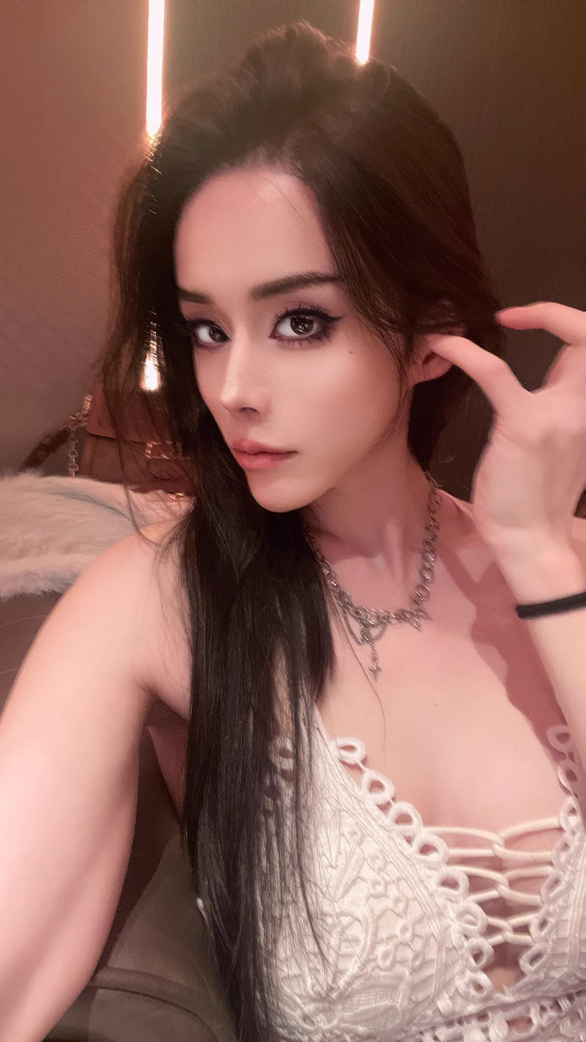 我的猫和你的妈都想你了哈哈😄骗你的我 没有猫你 也没有妈#上海ts https://t.co/yzBe5QPFjC