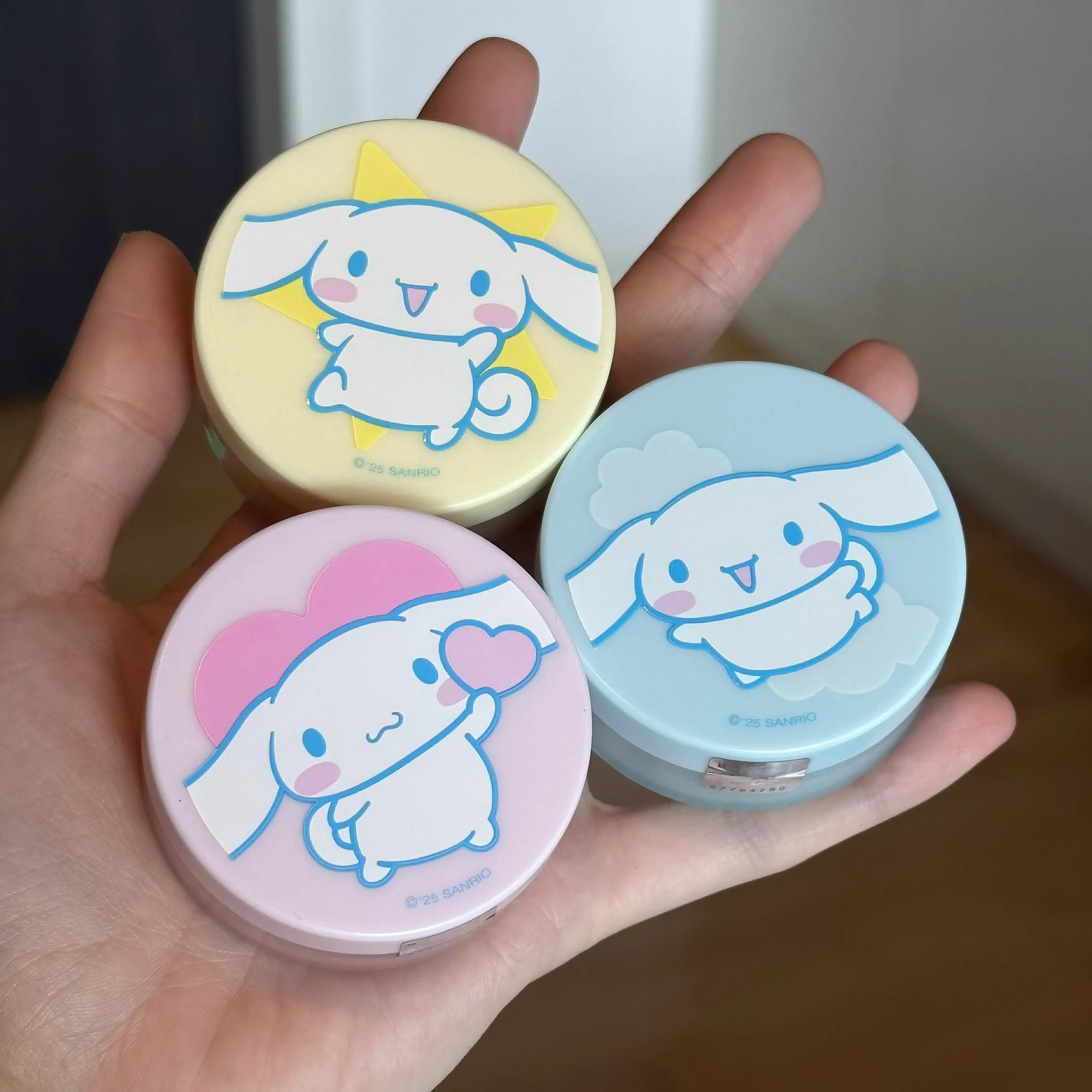 ทุกคนมันน่ารักมาก innisfree x sanrio 🤏🏻✨ เป็นตัวขายดีของทางร้านหมดเลย ไม่ว่าจะ green tea serum แป้ง ยิ่งตัว retinol มีเป็น set แถมกระเป๋า my melody ด้วย🥹 https://t.co/Qnx5UZn9Fj