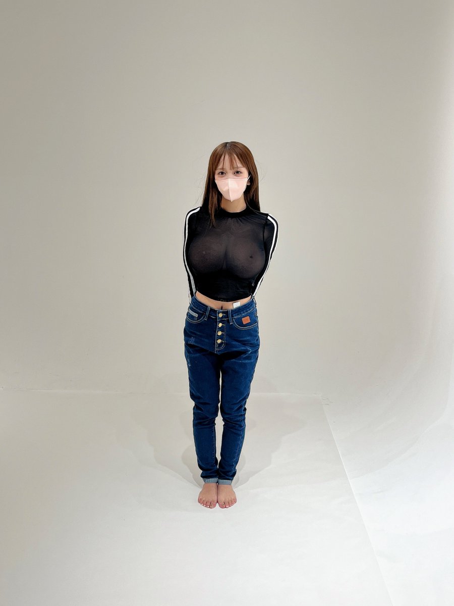 4k長押しすると陥没してるのバレる... https://t.co/DWN5l8xggr