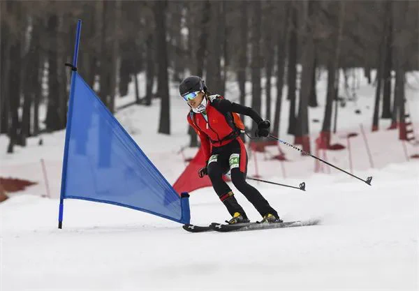 #Dongying athlete Yu Jingxuan will compete in ski mountaineering at the #AsianWinterGames on Feb 9-12, alongside teammates Liu Jianbin and Ji Lulu as part of the Shandong Team. Let's cheer them on for an unforgettable performance on the slopes! ❄️⛷️ #DongyingFocus [📷 by Hu huhu/Xinhua News]