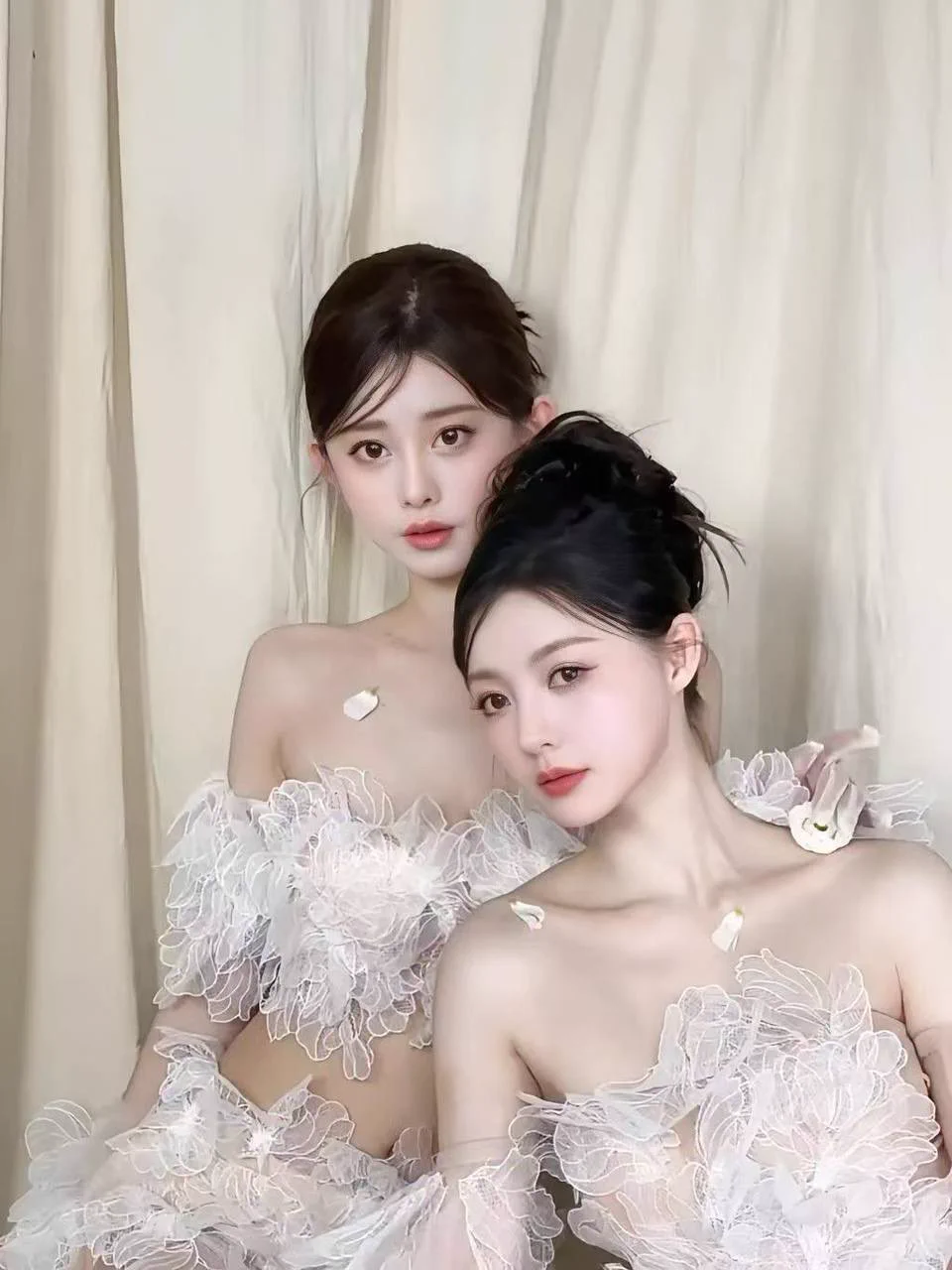 #上海 W姐妹花极品留学生 兼职不接急姐姐蒋铮铮体重98 175E 翘臀会夹性感且sao 全身雪白 妹妹蒋田田体重100 165G巨乳童颜 翘臀平时健身身材紧致 ❤️姐妹花全身上下纯天然  0整❤️爱好瑜伽 普拉提游泳🏊‍♂️ 素质高🐧：1281079839微：yelangman67电报看图交流反馈群https://t.co/80IfE7zzjl https://t.co/icjk0K8MQk