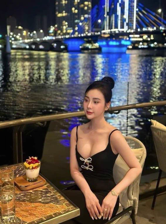 让我鸡勃者虽远必插，花臂老铁猛哥千里约泡越南极致反差表，姿势爽翻天了！ https://t.co/DEdjAhqPe3