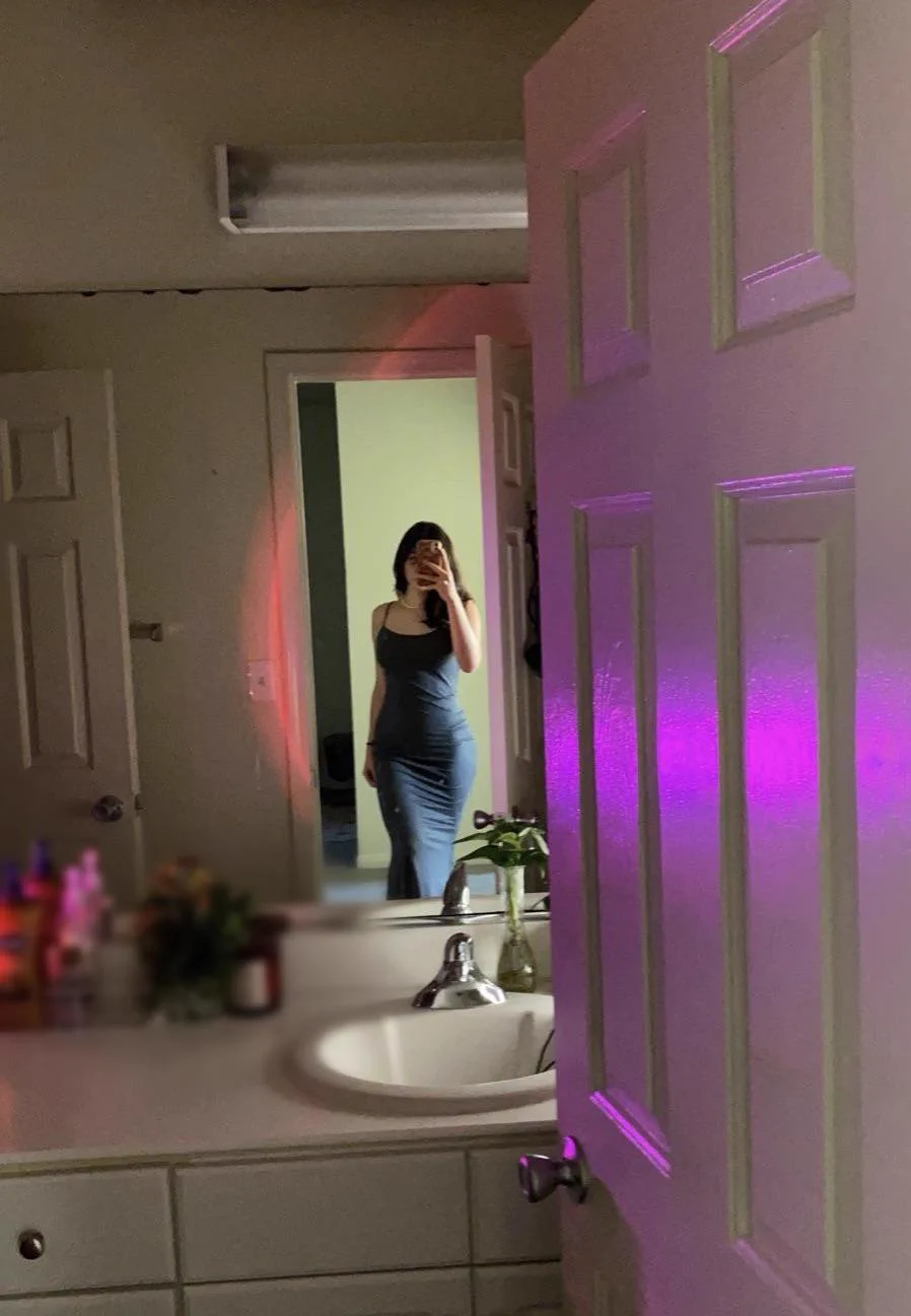 没有什么比你妻子在吮吸别人鸡巴时的仰望更让人开心的了。她眼中的光芒让人沉醉不可自拔。。。😂 https://t.co/jSTfx7elzY