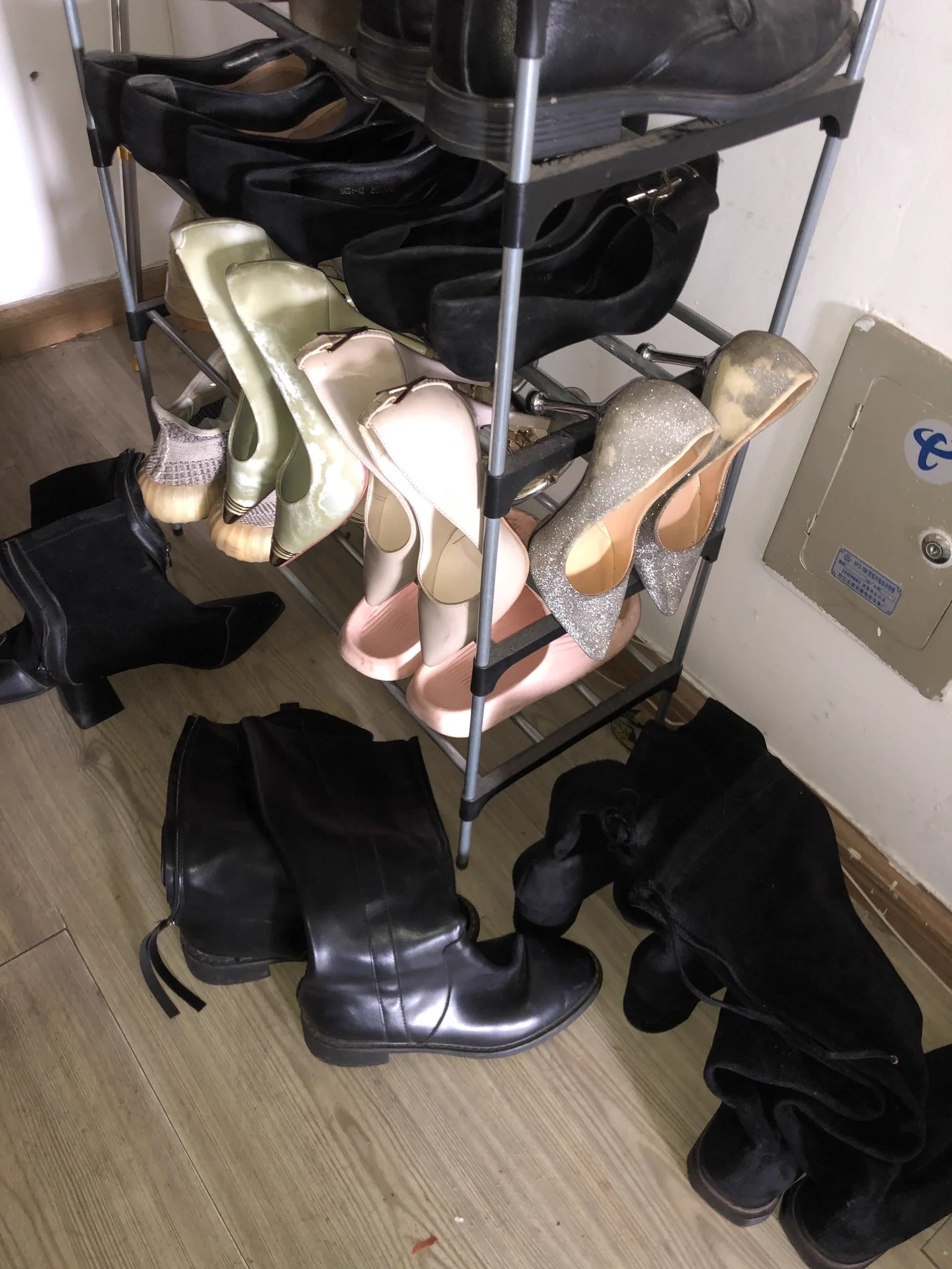 0871云南昆明老哥，继续分享女友高跟内衣和丝袜，异地可以以新换旧邮寄，本地可上门保养。高跟靴子运动鞋各种款式都有，满足不同老哥口味，只求能射满女友的骚鞋。感兴趣的同好可私信我报名。 https://t.co/sPCFUgigyK