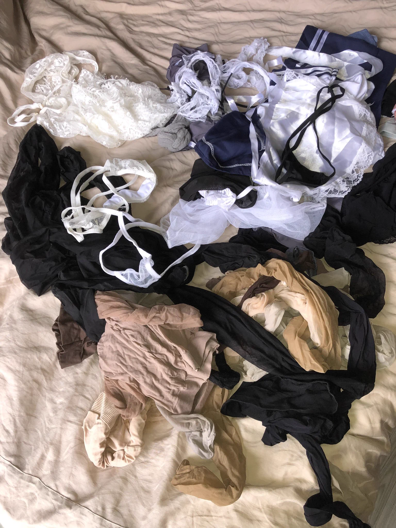 0871云南昆明老哥，继续分享女友高跟内衣和丝袜，异地可以以新换旧邮寄，本地可上门保养。高跟靴子运动鞋各种款式都有，满足不同老哥口味，只求能射满女友的骚鞋。感兴趣的同好可私信我报名。 https://t.co/sPCFUgigyK