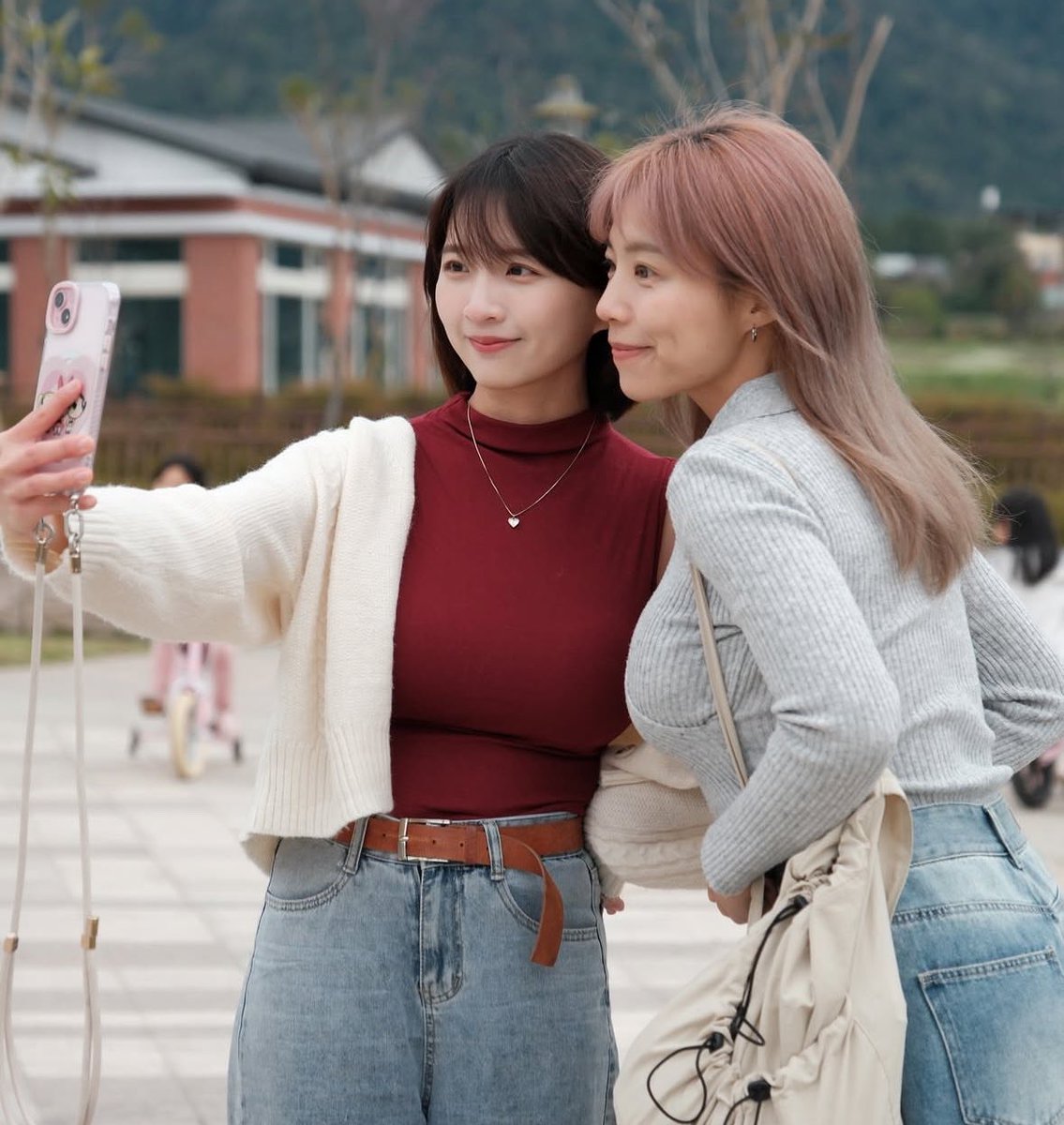 異父異母的雙胞胎姐妹😂 https://t.co/ETtisUZZL0