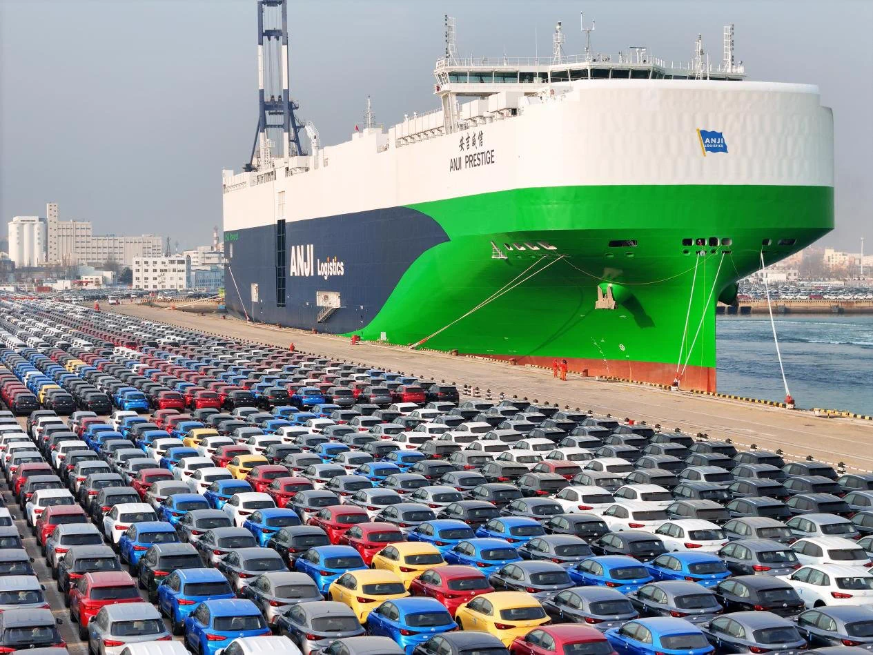 China's automobile exports maintained growth momentum in 2024. The country shipped a total of 6.41M vehicles overseas last year, surging by 23% YoY, data from the China Passenger Car Association showed on Tuesday. #ChinaInsider https://t.co/sntARxmPAG